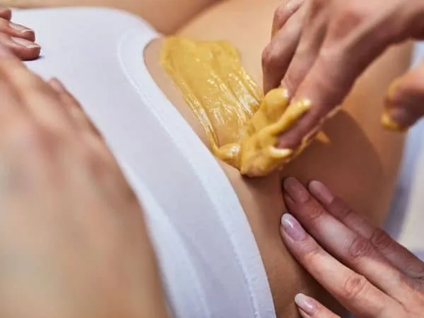 epilazione naturale sugaring