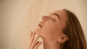 laser peli mento su ragazza