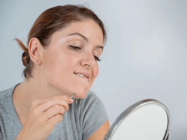 Trattamento laser peluria collo donna